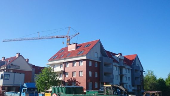 14. Budynek nr 4 - Augustowska 74-78 Widok 2 z ul. Augustowskiej maj 2015 r.