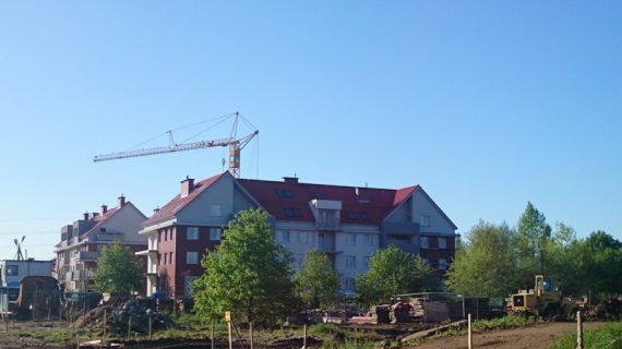 15. Budynek nr 4 - Augustowska 74-78 Widok 3 z ul. Augustowskiej maj 2015 r.