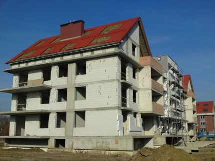 Zdjęcie budowy ul. Augustowska 71; ul. Reszelska 3-7 - listopad 2011 r.